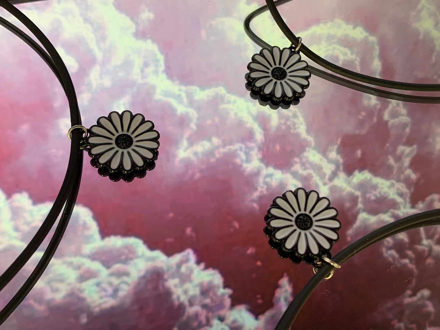 Black and White Daisy Choker - Lxyclr Authentic