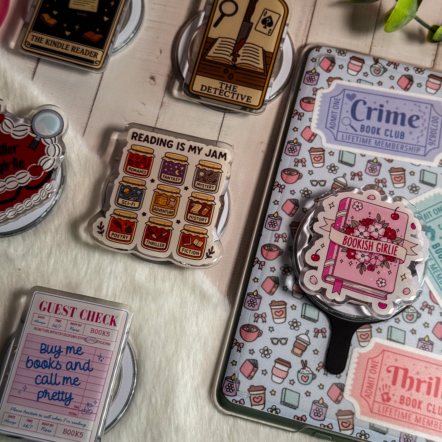 Bookish Girlie Magnetic Kindle Grip | MagSafe Kindle & Phone Grip