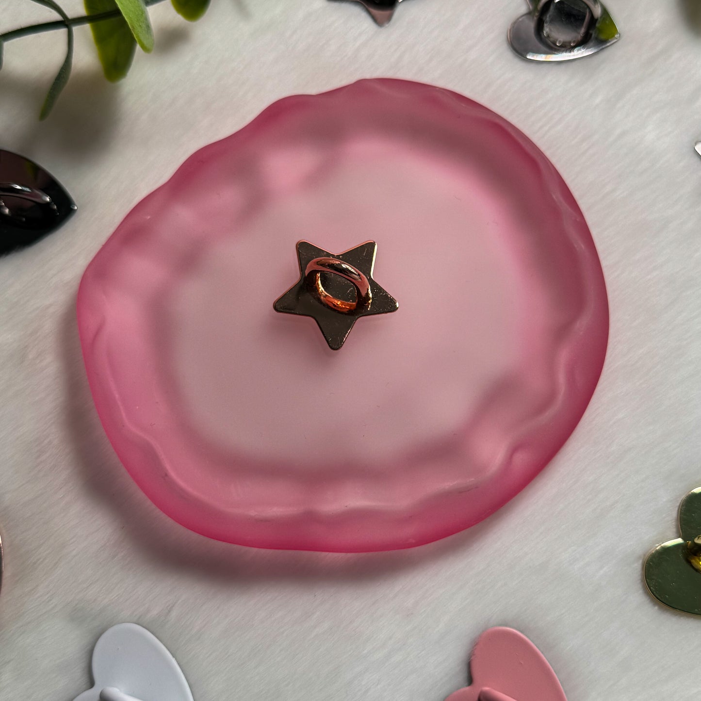 Kindle Heart Charm Metal Adhesive Hook, Phone Charm Hook, Charm Hanger for Phone, Kindle, iPad