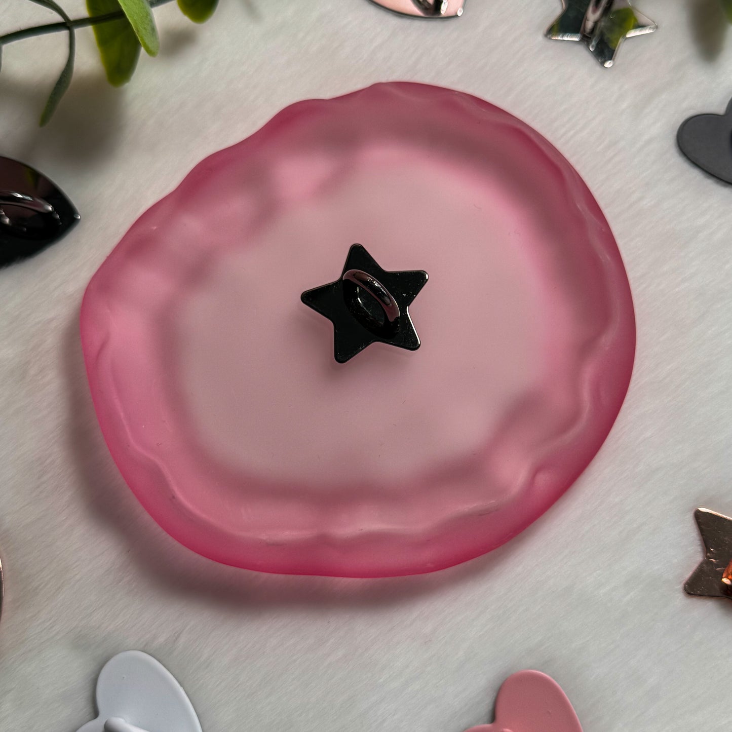 Kindle Heart Charm Metal Adhesive Hook, Phone Charm Hook, Charm Hanger for Phone, Kindle, iPad