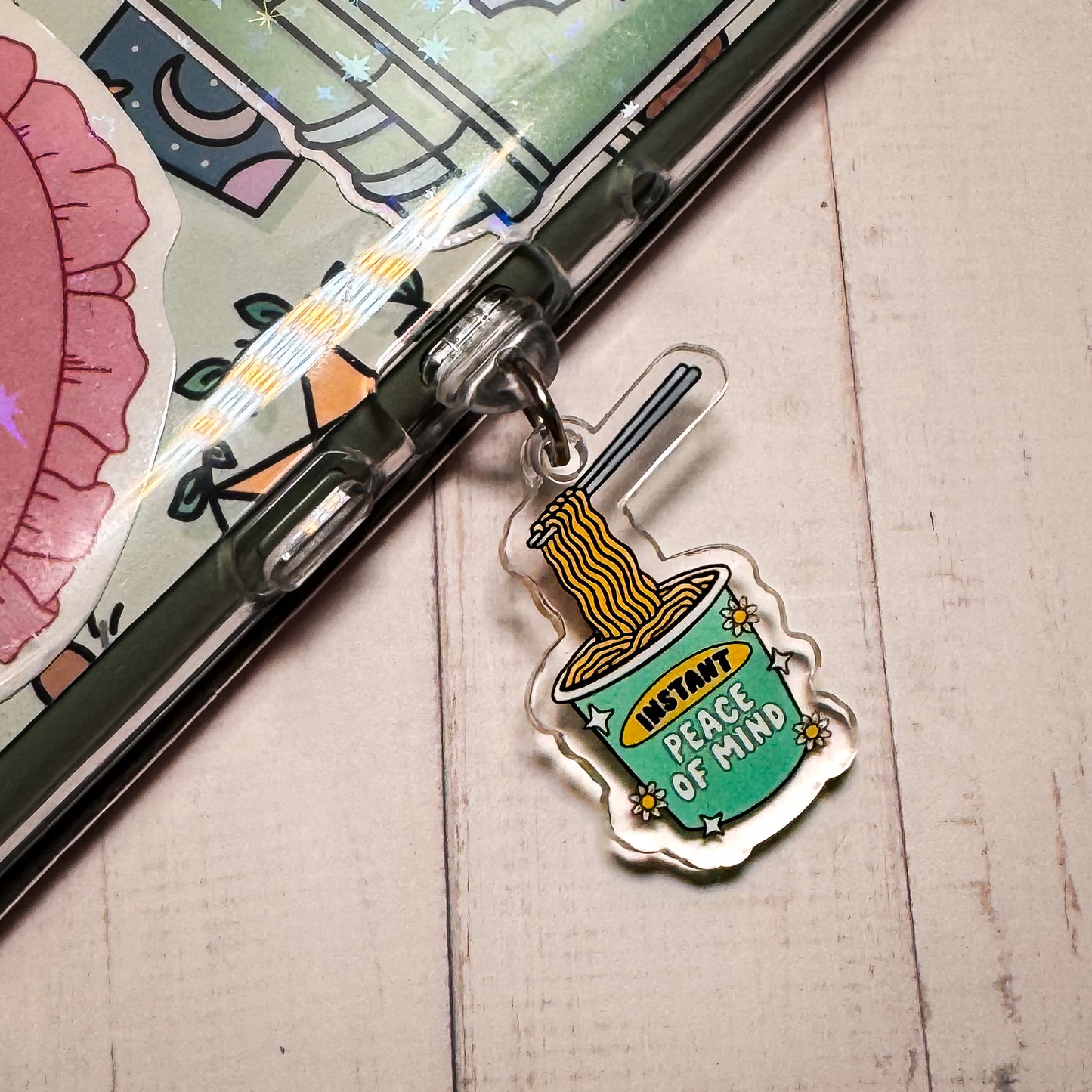 Luxe Kindle Phone Charm