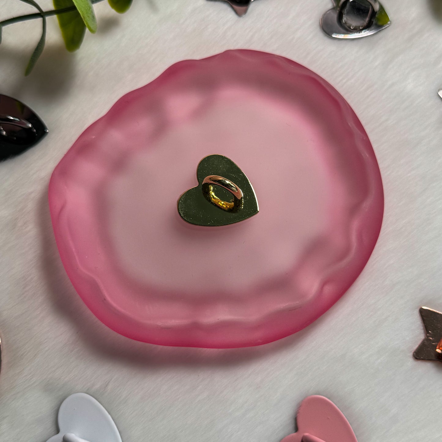 Kindle Heart Charm Metal Adhesive Hook, Phone Charm Hook, Charm Hanger for Phone, Kindle, iPad