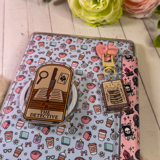 The Detective Tarot Magnetic Kindle Grip | MagSafe Kindle & Phone Grip