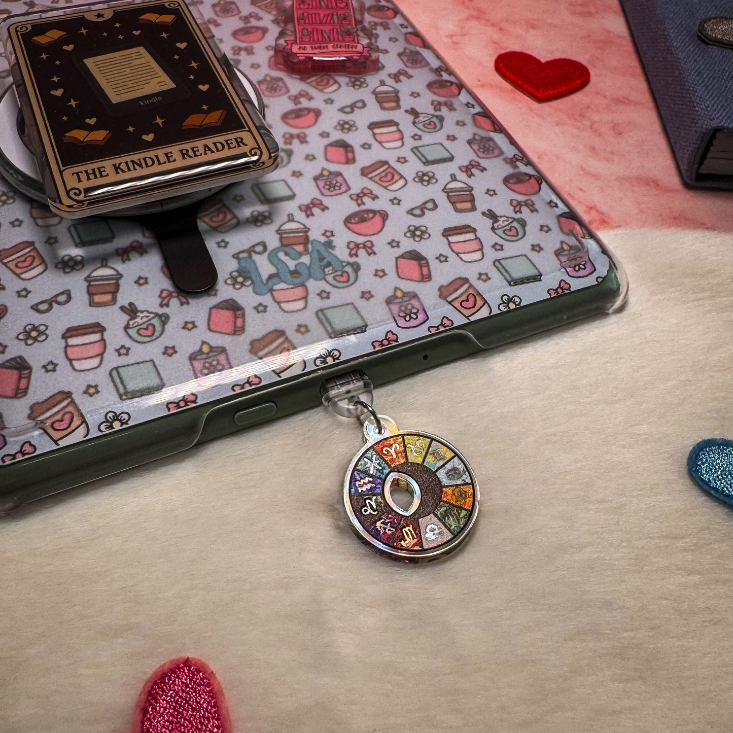 Luxe Kindle Phone Charm