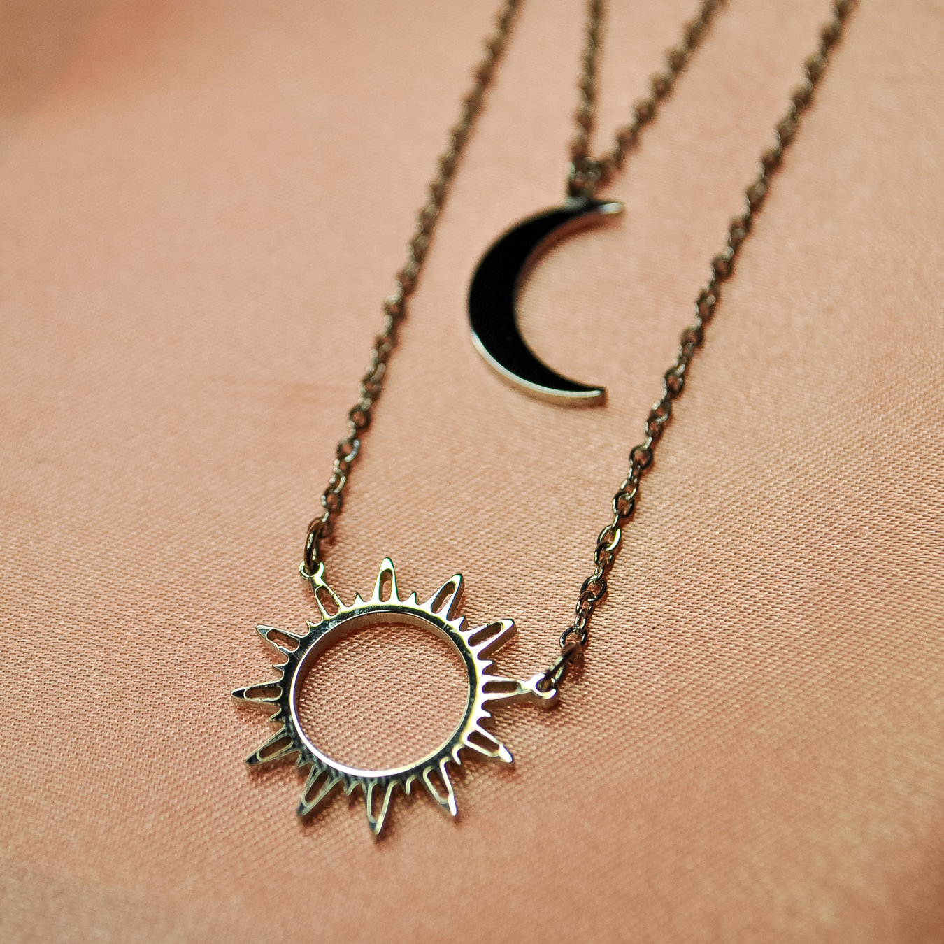Sonne und Mond geschichtete Halskette